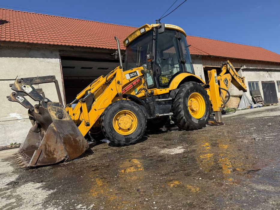 Buldoexcavator JCB 3CX - schimb cu tractor
