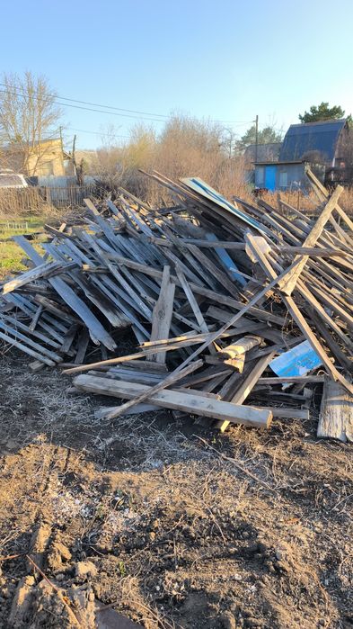 Деревянный забор на дрова