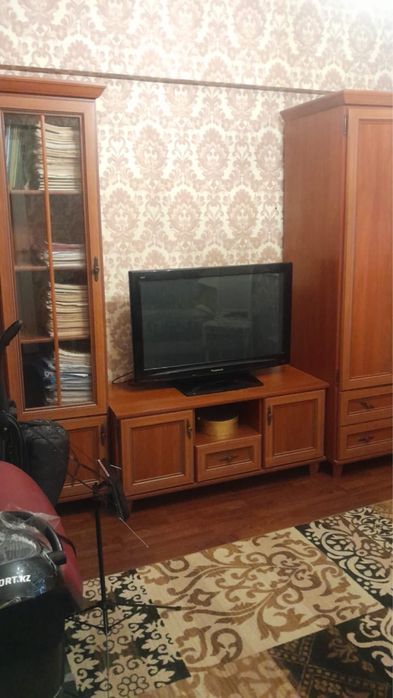 Продам Телевизор, шкаф, стенка