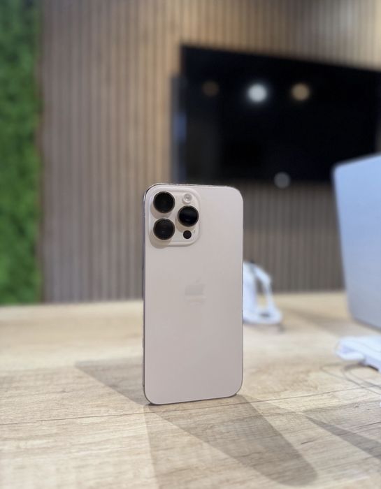 iPhone 16 PRO / 100% Health Battery / GOLD / FAC Schimburi