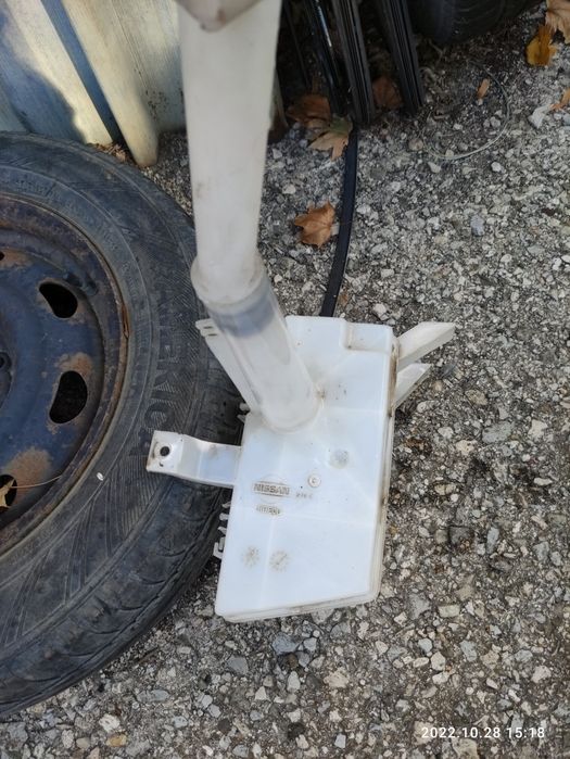 Казанче за течност за чистачки