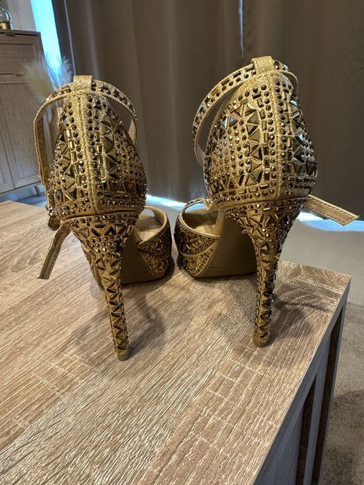 Sandale aurii Nine West