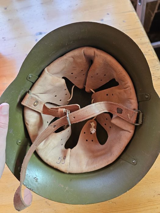 Българска военна каска