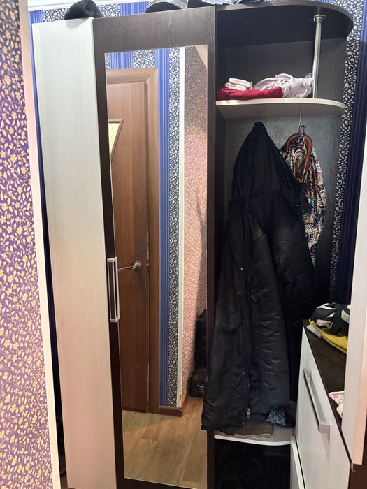 Продам прихожую срочно