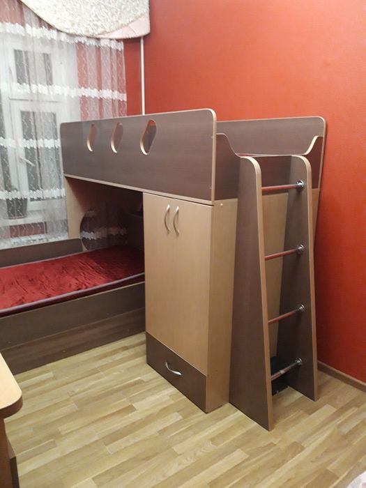 Двухъярусная кровать