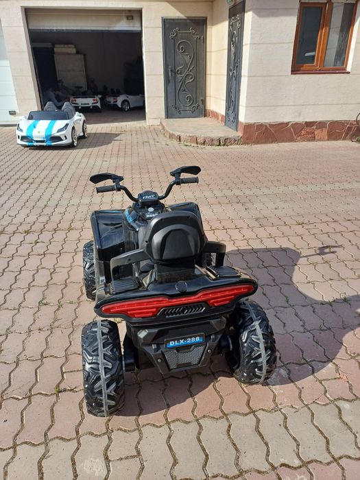 Детский электромобиль