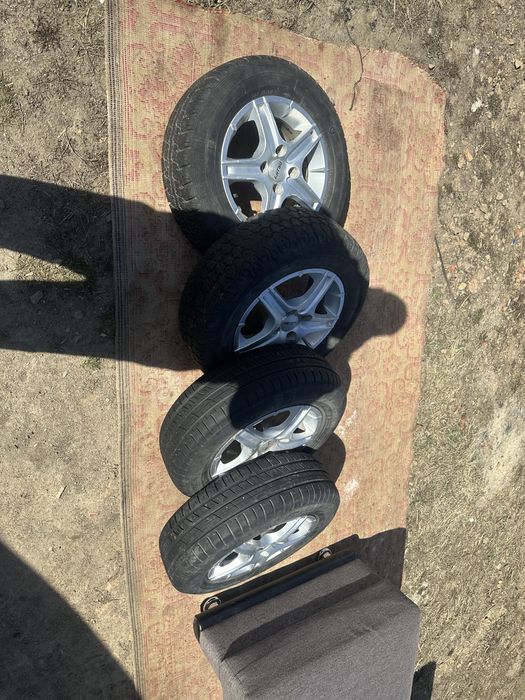 Продам шины на 13 летнее