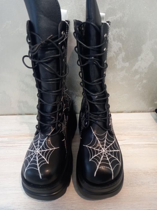 Дамски ботуши -номер 40