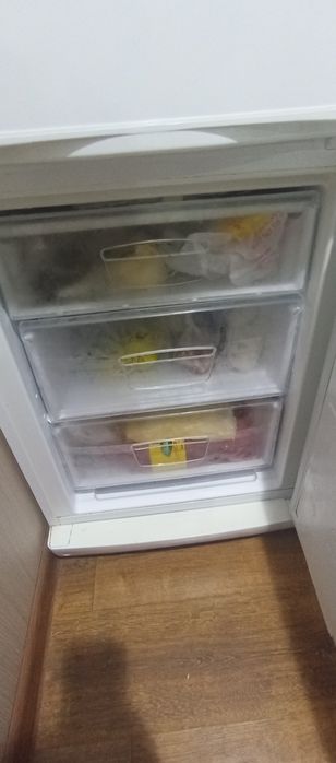 Холодильник Indesit