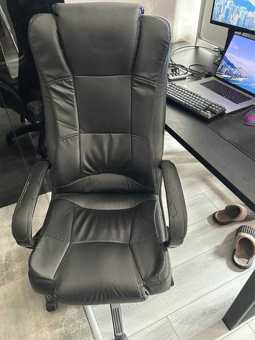 Компьютерное кресло черное ZETA