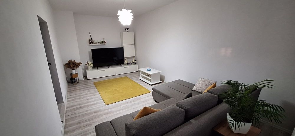 Vand apartament 2 camere zona CAM
