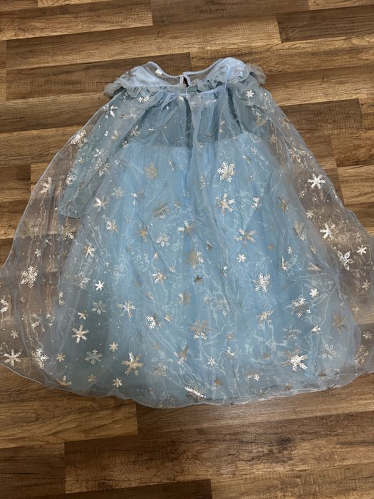 Рокля на Елза с диадема