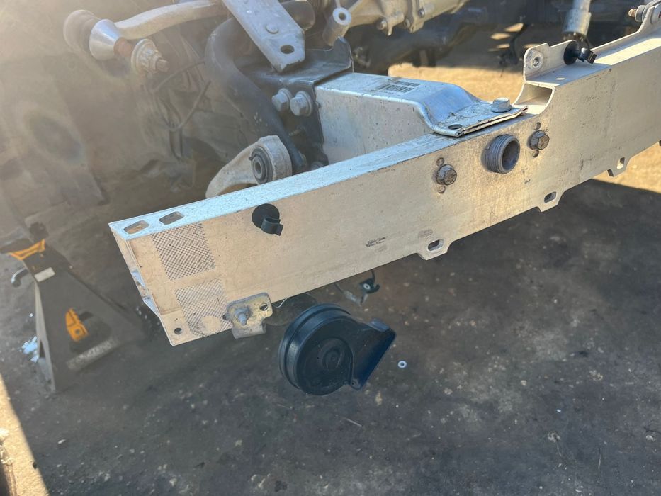 Предна и задна греда за Mercedes C Class W205 седан/комби