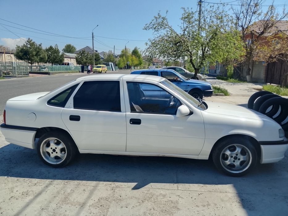 Продам Опель вектра а 94г