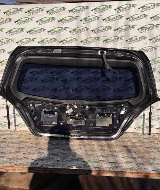 Hayon / Haion cu luneta Opel Astra H