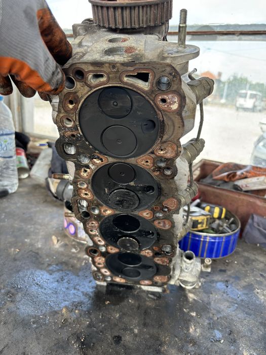 Глава Нисан Примера 2.0 дизел Р10.Глава блок колянов вал