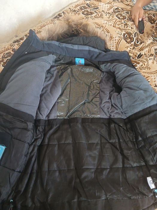 Продам куртку для мальчика Размер. 158 см