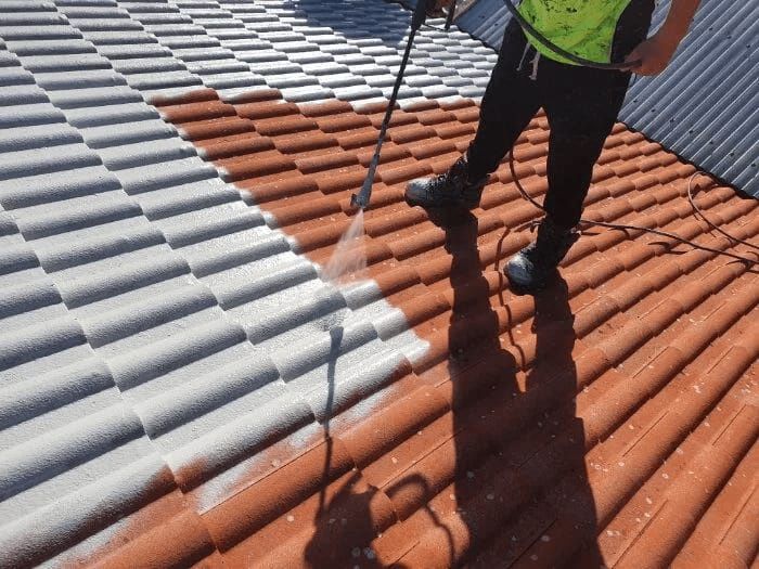 Executam acoperisuri complecte montaj țiglă metalica reparați acoperis
