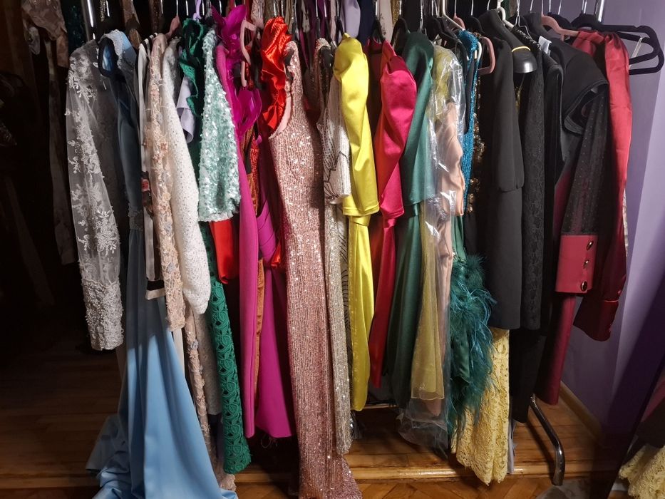 Vand lot de 75 de rochii