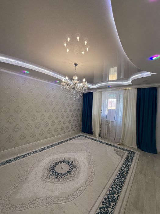 Батыс 2 ден 2 бөлмелі үй сатылады.