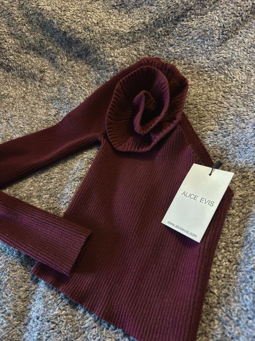 Alice Evis плетен топ с роза