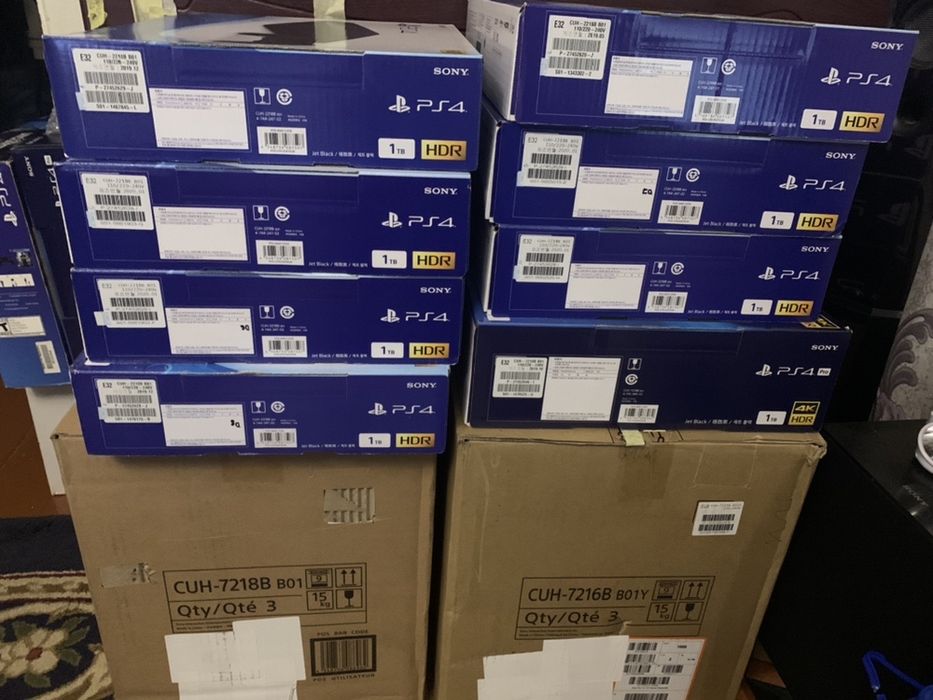 Playstation4 slim 1ТБ один джестика прошитый с играми 15-20 штук