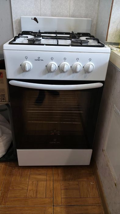 Продам газ плиту