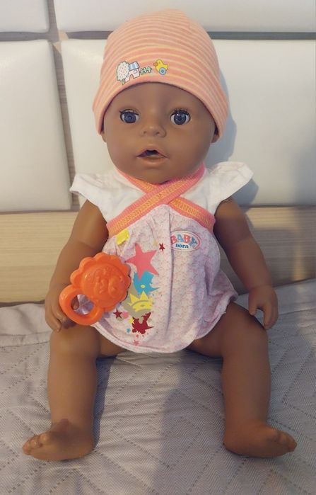 Налична е! Цветнокожа кукла Бейби Борн