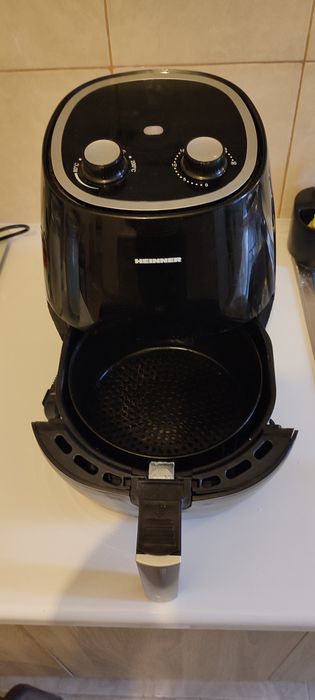 Vând airfryer Heinner