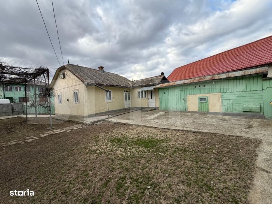 Casa batraneasca , renovabila , 1586 mp teren , Dumbraveni Suceava