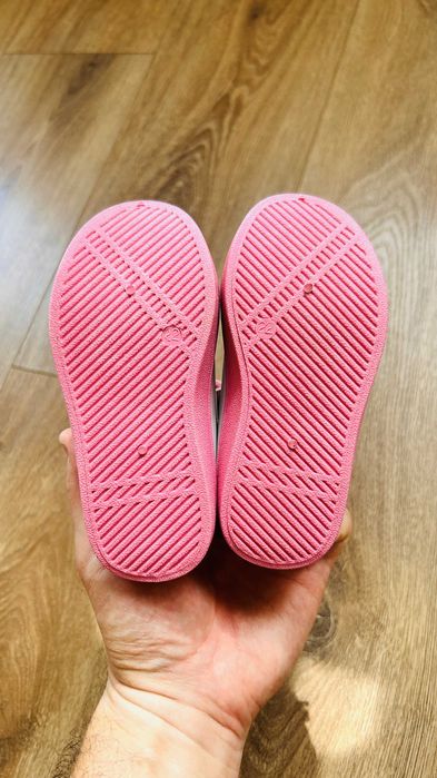 Обувки Hello Kitty, номер 22 и гащеризон за дъжд 92 за момиче