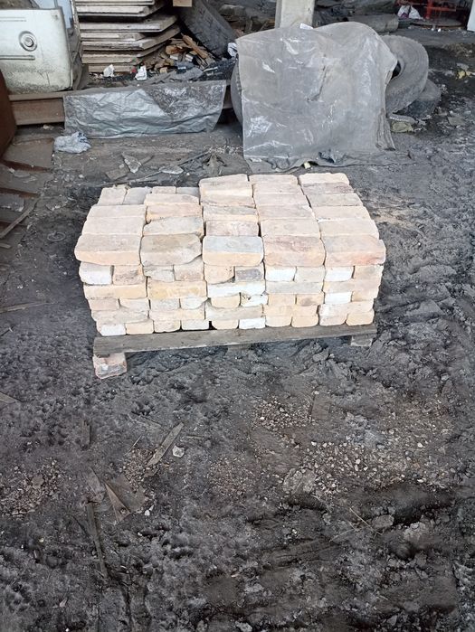 Продам доску обрезную, кирпич (красный)