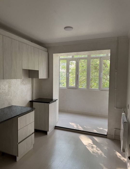 Ялангач-Налоговая  1 комнатная после ремонта