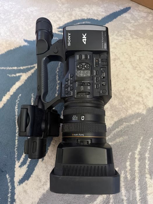 Sony FDR-AX1 4K Professional Handycam