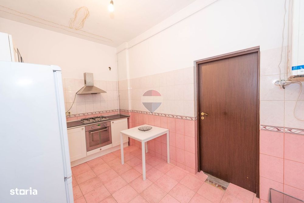 Apartament 3 camere de vanzare, in vila, 83 mp