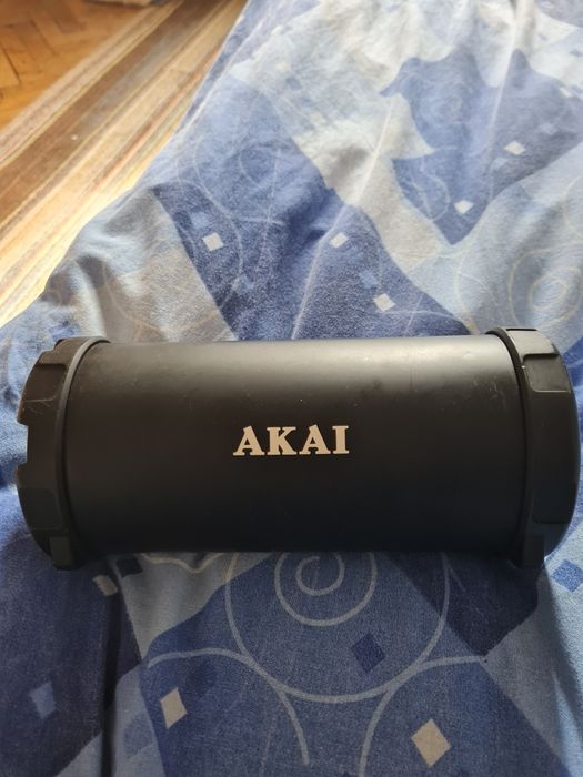 Vînd urgent boxă Akai