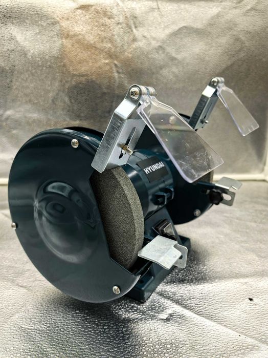 Polizor de banc Hyundai pentru ascutire si slefuire 289 lei