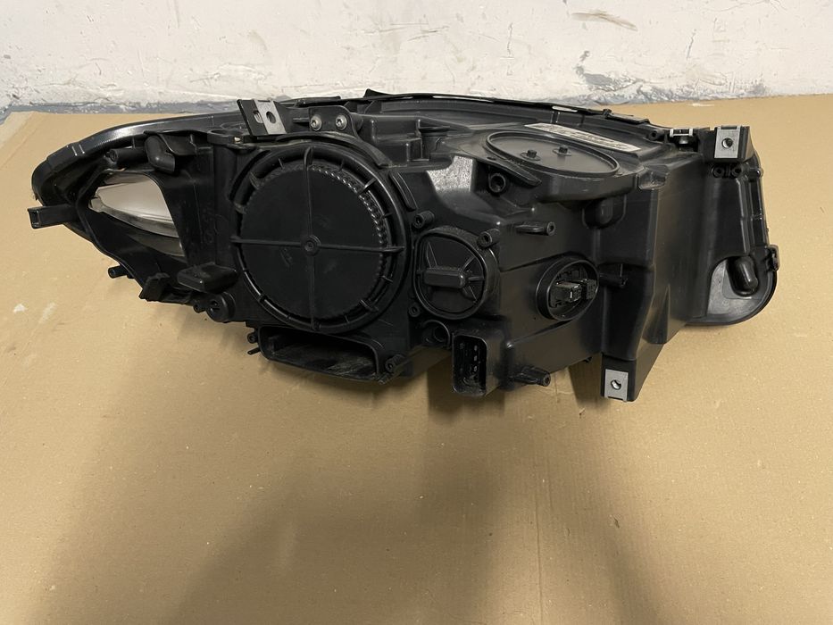 Far Stanga Bi-Xenon BMW Seria 5 F10 F11 Non-Facelift