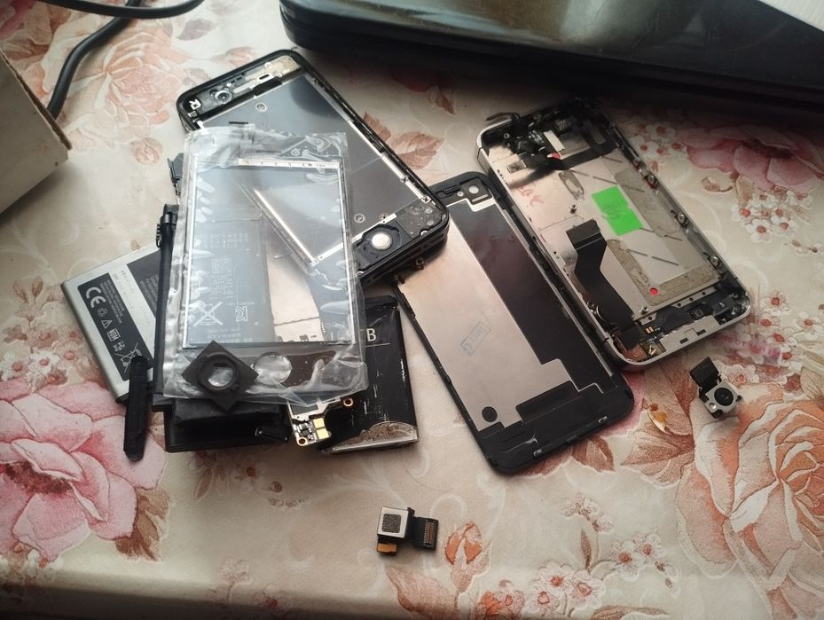 Айфон 4 s на запчасти