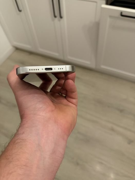 Iphone 16 pro impecabil ca nou 98%baterie garantie flanco 2 ani