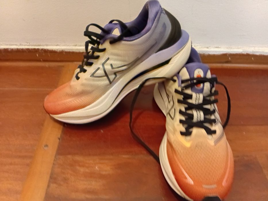 Модель кроссовки xtep