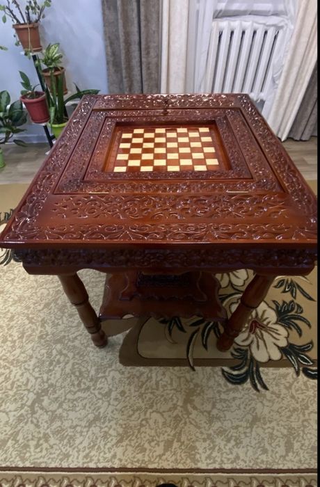Шахстол.три в одном. Кустарный 250 к..