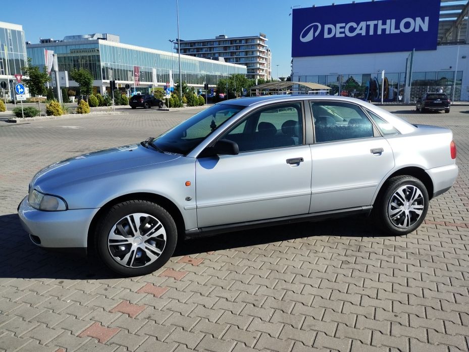 Audi A4 1996 benzină, 1.300 € — imagine 2