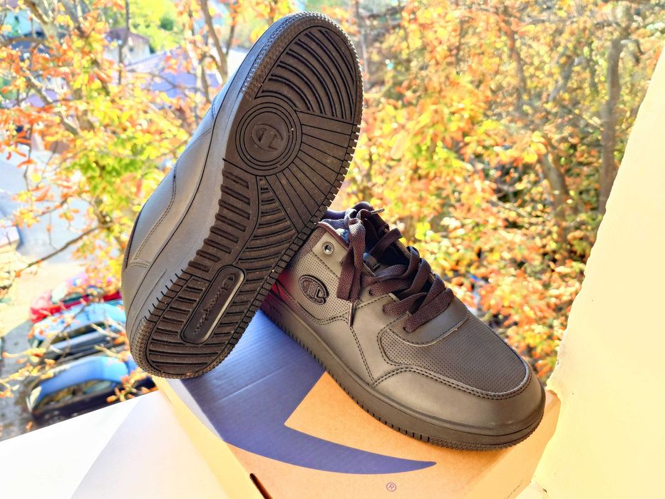 Нови спортни обувки Champion Triple NBK