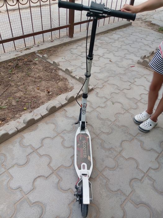 Продам самокат .