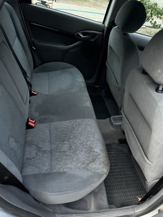 Продавам Форд фокус Ghia