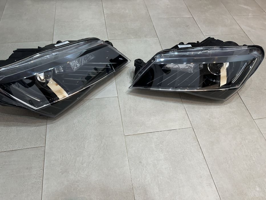 Faruri Far stanga dreapta skoda superb 3 bixenon Europa