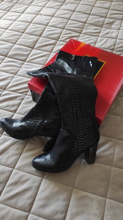 Сапоги кожаные под питона