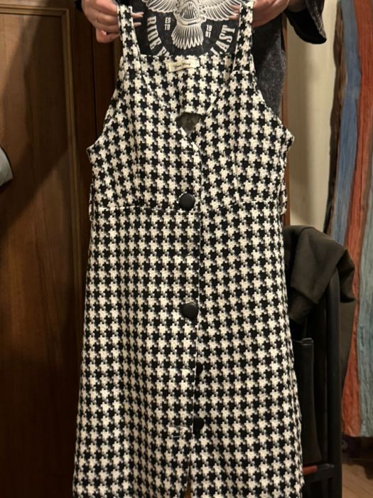 Отдам вещи, размеры от хs до М. 9 пакетов. От кофт до штанов шорт