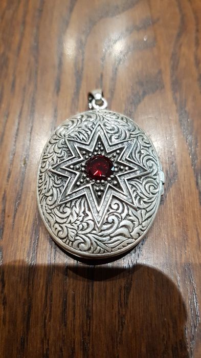 Pandantiv caseta ovala stea xl Argint 925,rubin sintetic,deosebita